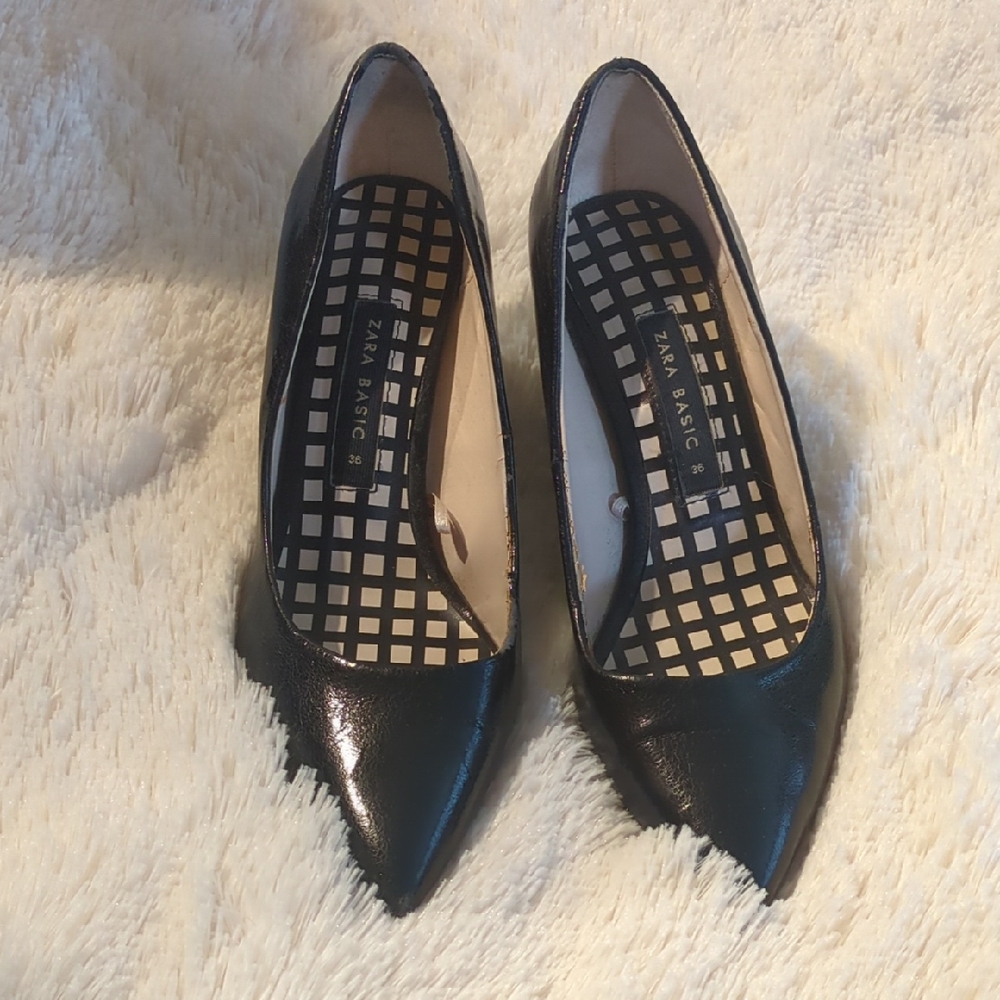 Zara Black Block Heeled Shoes with Sleek Design